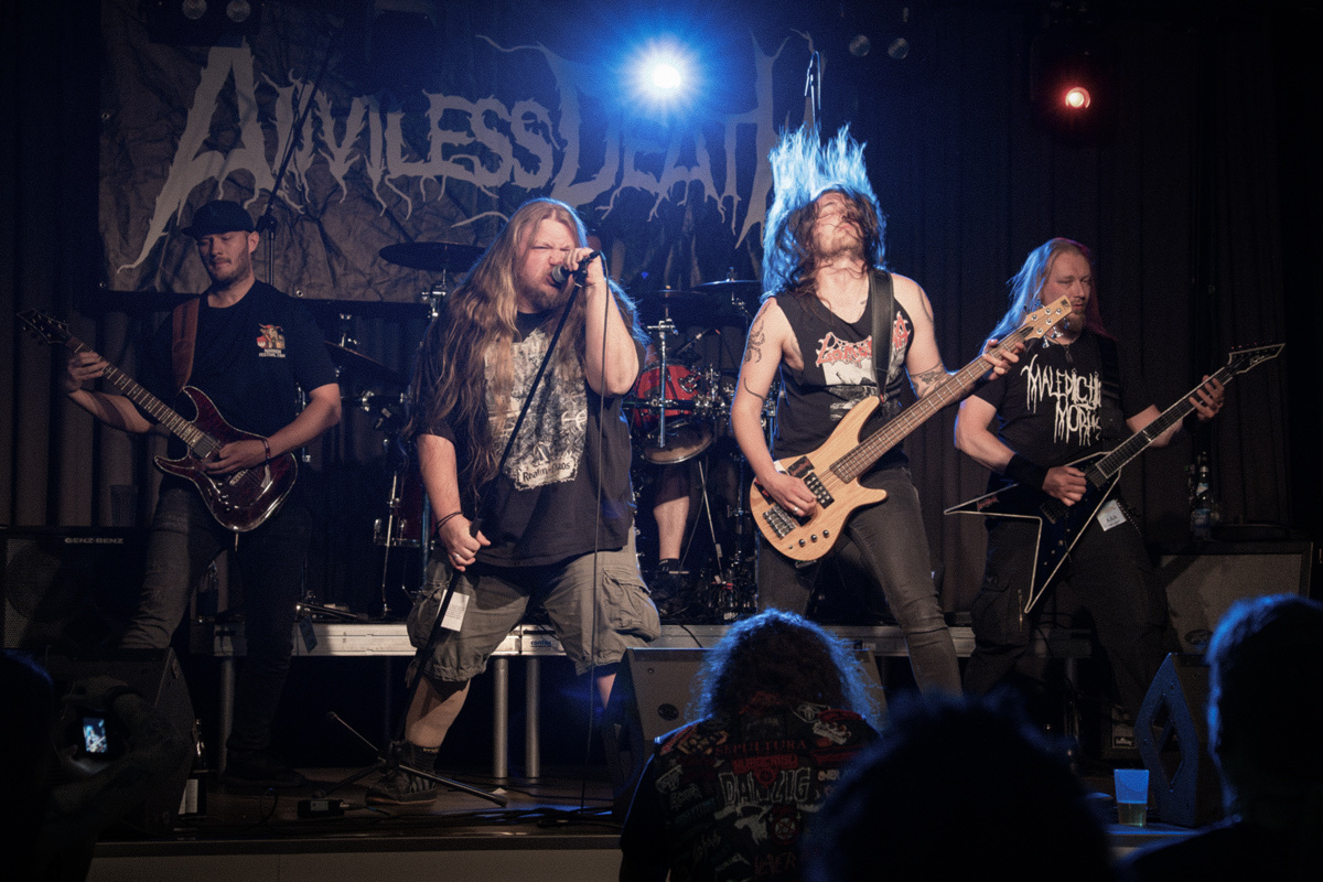 Metal-Musiker beweisen Herz